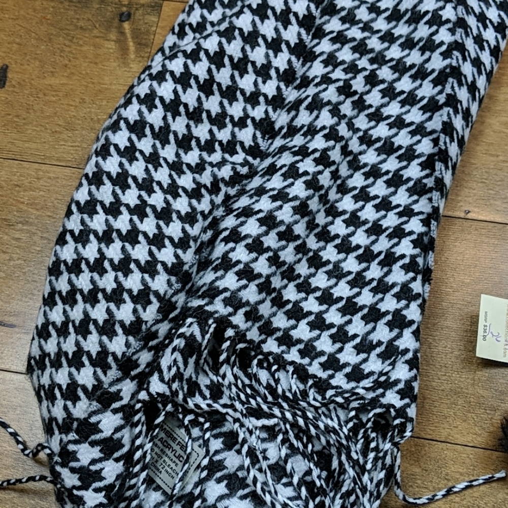 2 scarves - Picture 2 of 3